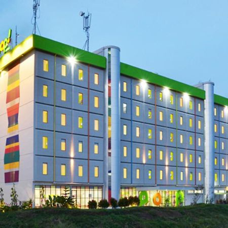 Pop! Hotel Airport Jakarta Tangerang Luaran gambar